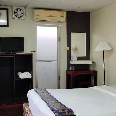 Born Guest House Chiang Mai Esterno foto