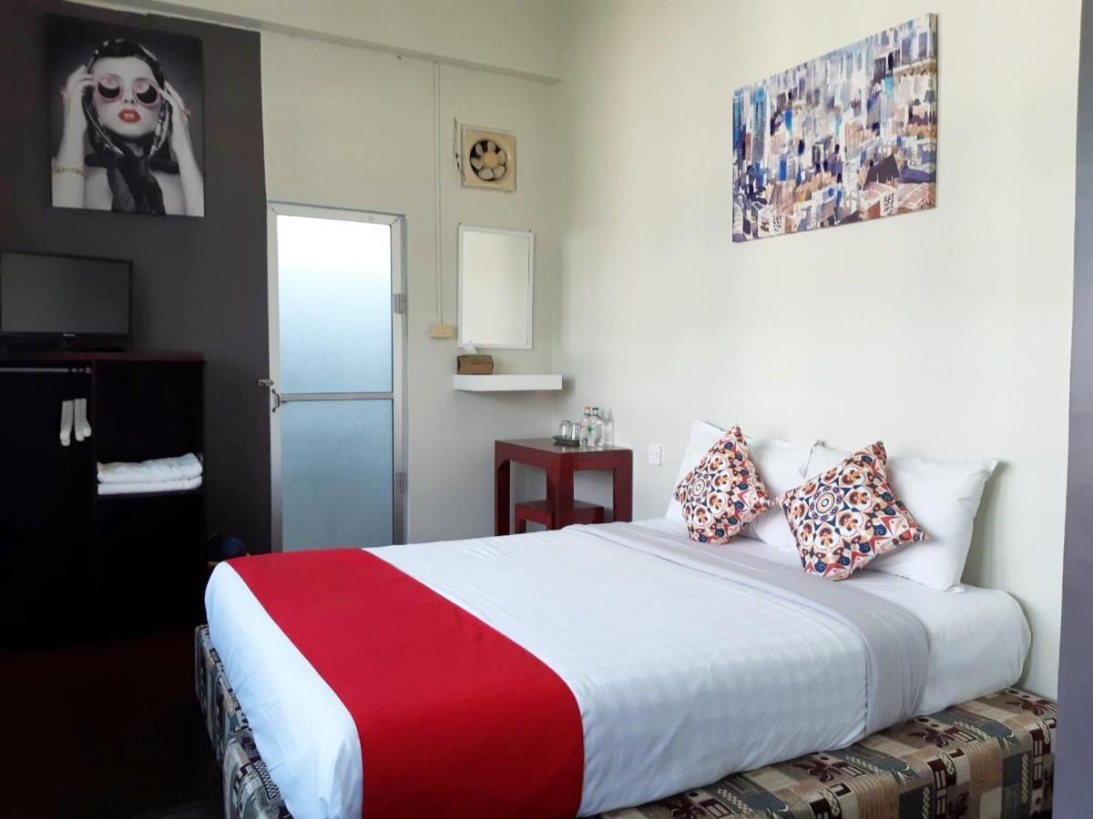 Born Guest House Chiang Mai Esterno foto