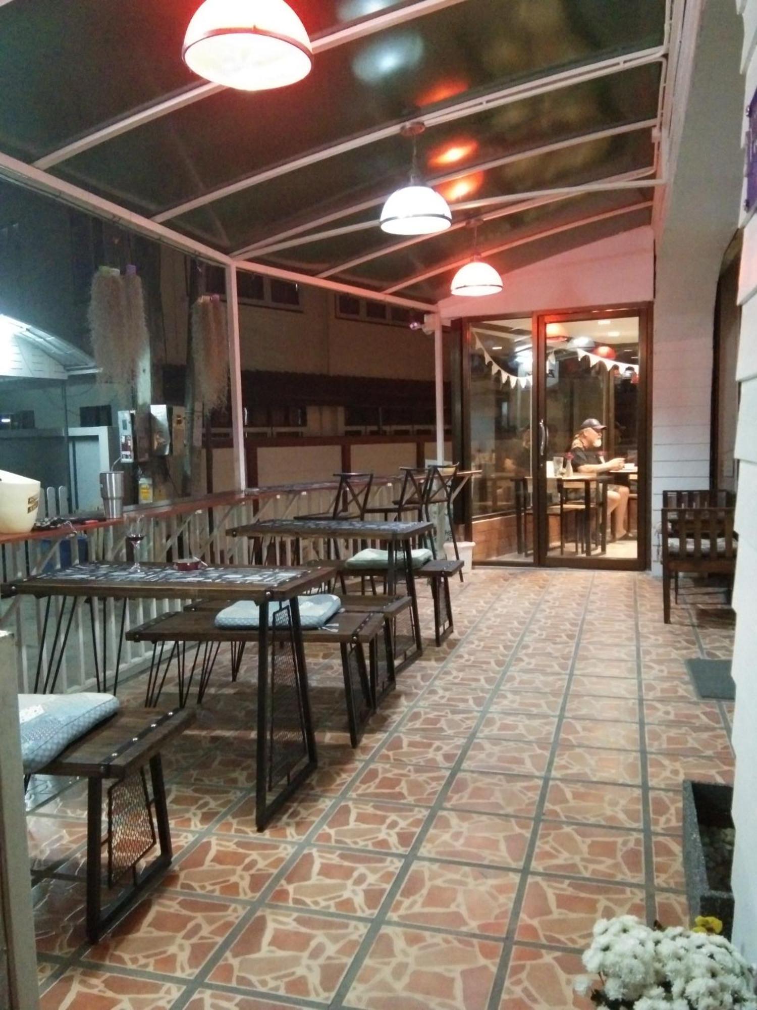 Born Guest House Chiang Mai Esterno foto