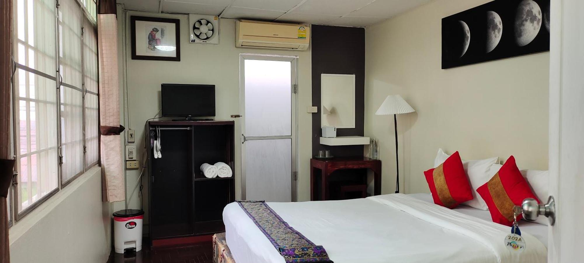 Born Guest House Chiang Mai Esterno foto