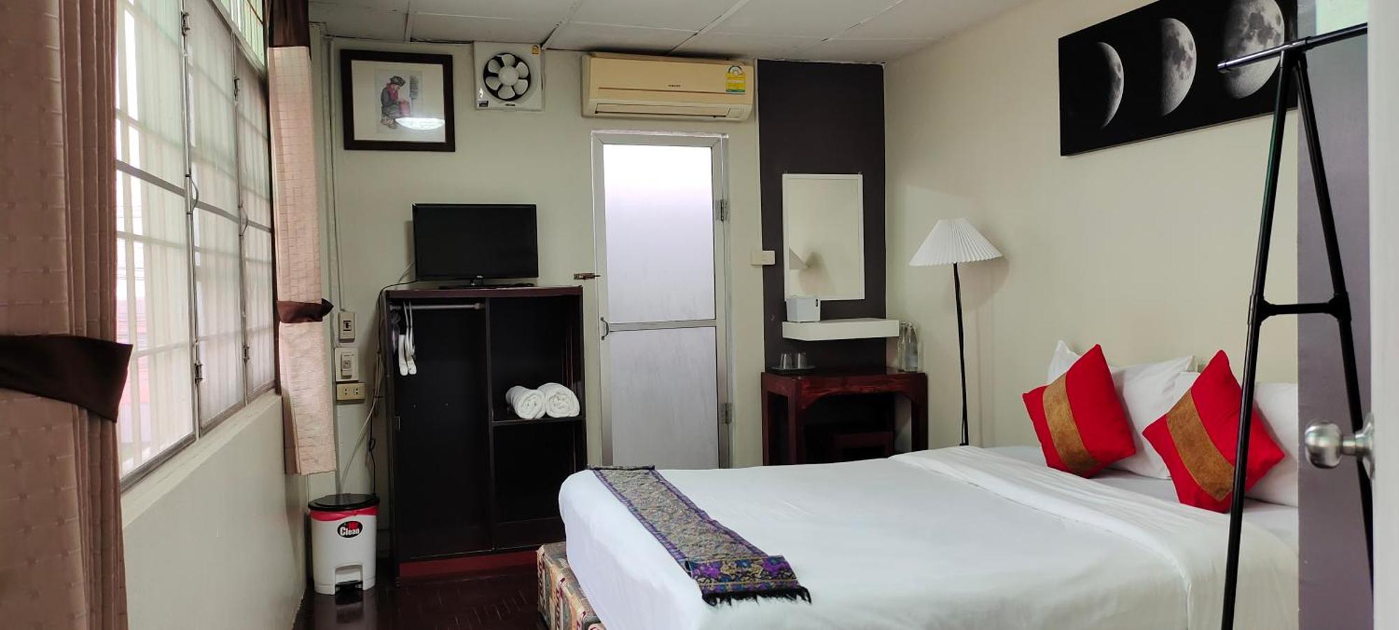 Born Guest House Chiang Mai Esterno foto